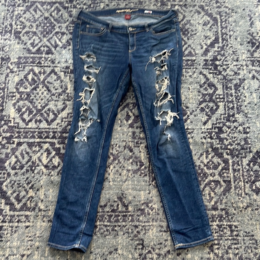 Ripped Skinny Jeans